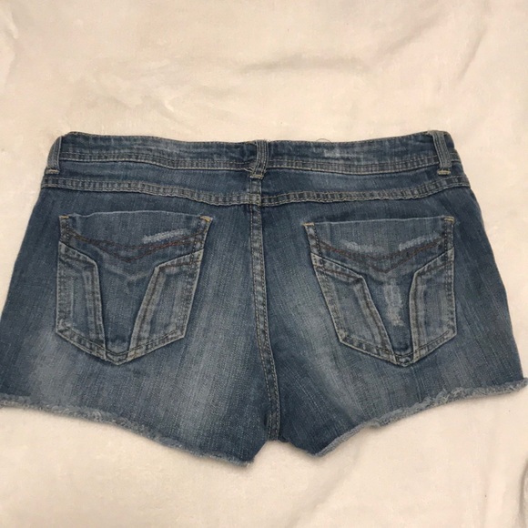 Shorts - Picture 4 of 4